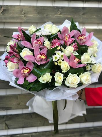 Букет цветов из: Розы и Хризантемы в Джалиле