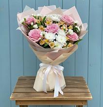 Букет цветов из:  Гвоздики, Орхидеи и Розы в Джалиле