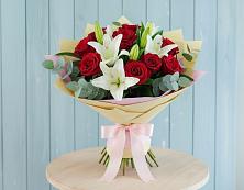Букет цветов из:  Лилии и Розы в Джалиле