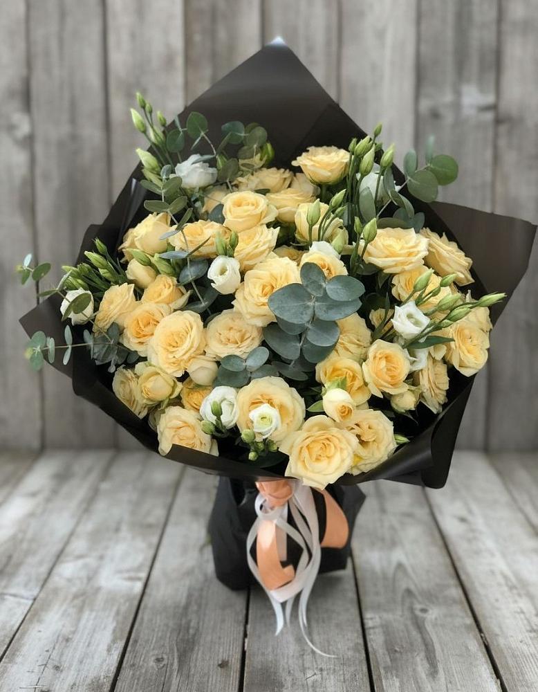 Букет цветов из: Розы и Лизиантусы в Джалиле