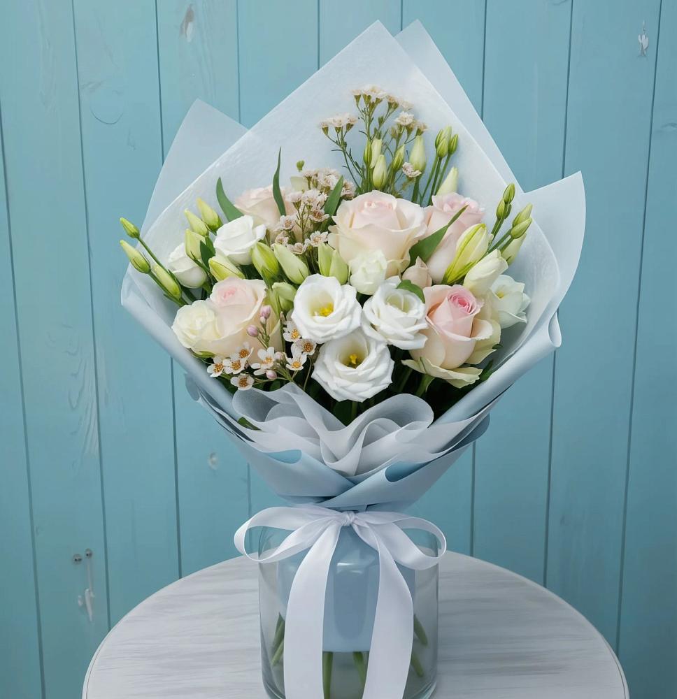 Букет цветов из: Розы и Лизиантусы в Джалиле