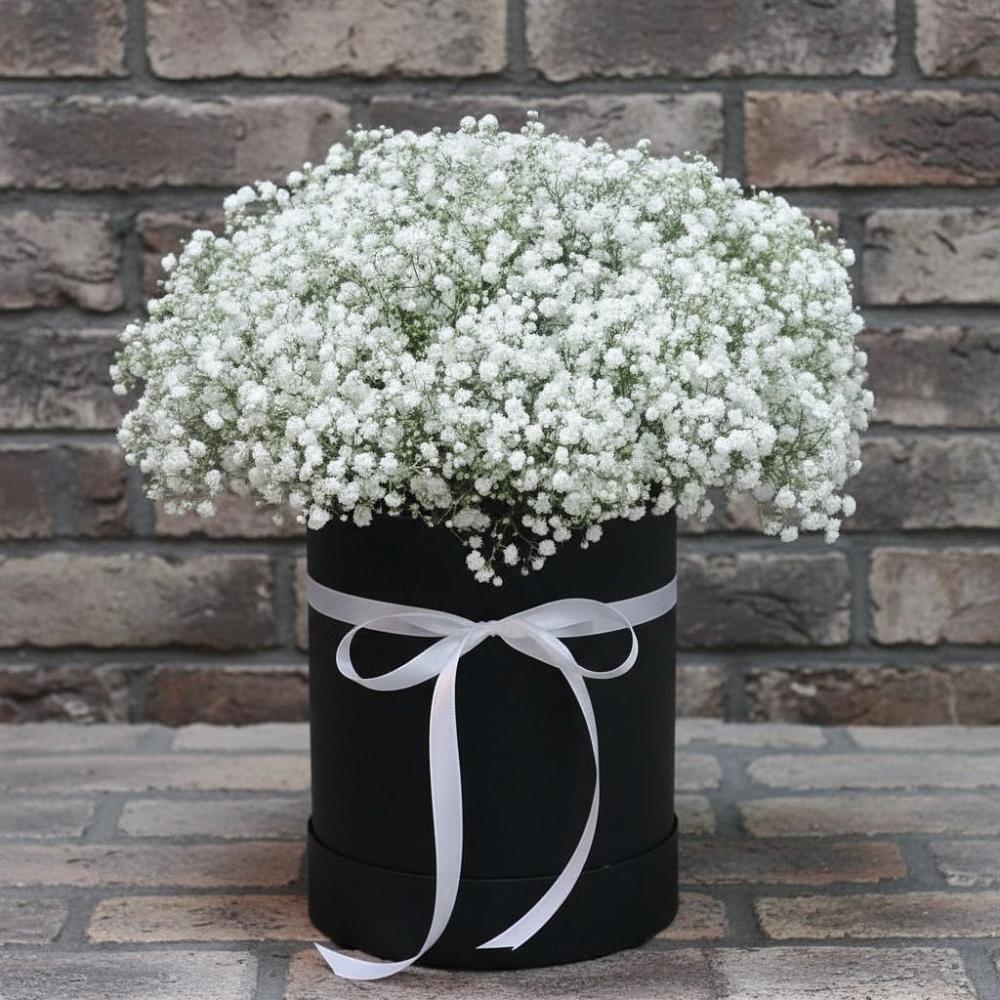 Цветочная композиция из Гипсофила в шляпной коробке в Джалиле