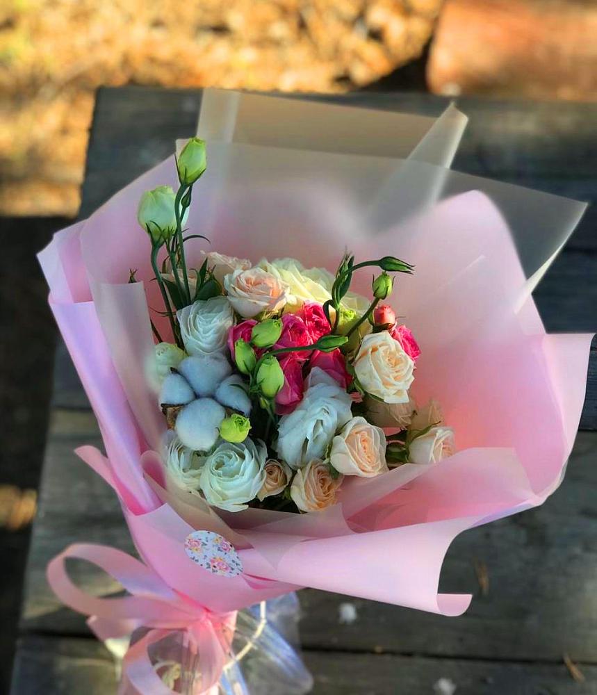 Букет цветов из: Розы и Лизиантусы в Джалиле