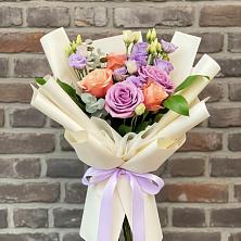 Букет цветов из:  Лизиантусы и Розы в Джалиле