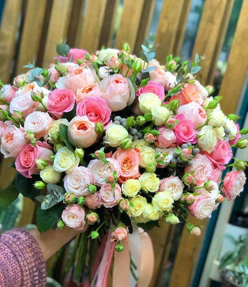 Букет цветов из: Розы в Джалиле