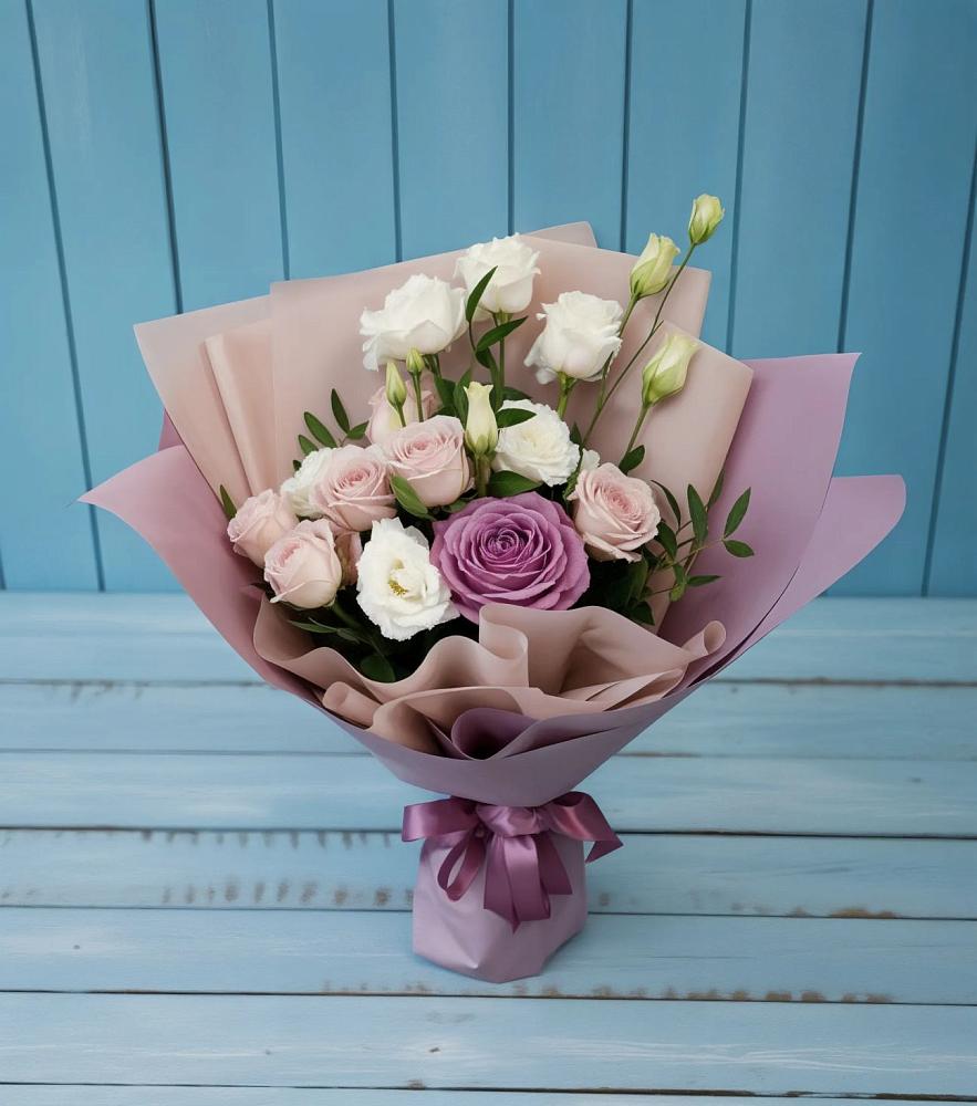 Букет цветов из: Розы и Лизиантусы в Джалиле